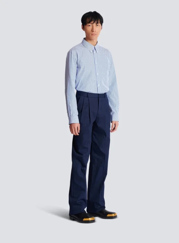 Darted trousers in cotton twill Darted trousers in cotton twill