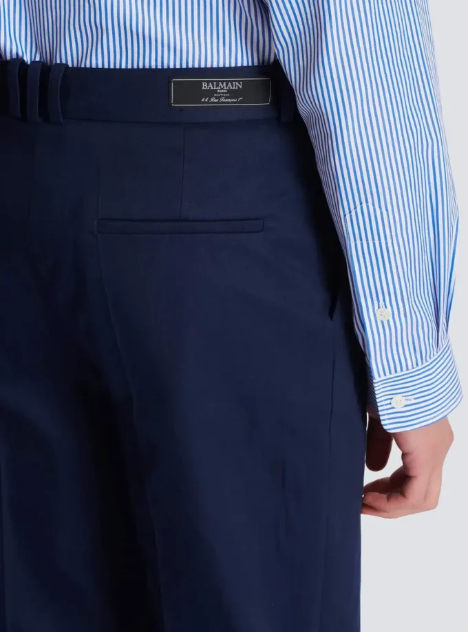 Darted trousers in cotton twill Darted trousers in cotton twill