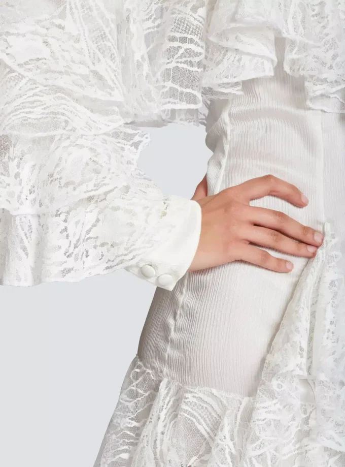 Flowing dress with lace ruffles Flowing dress with lace ruffles