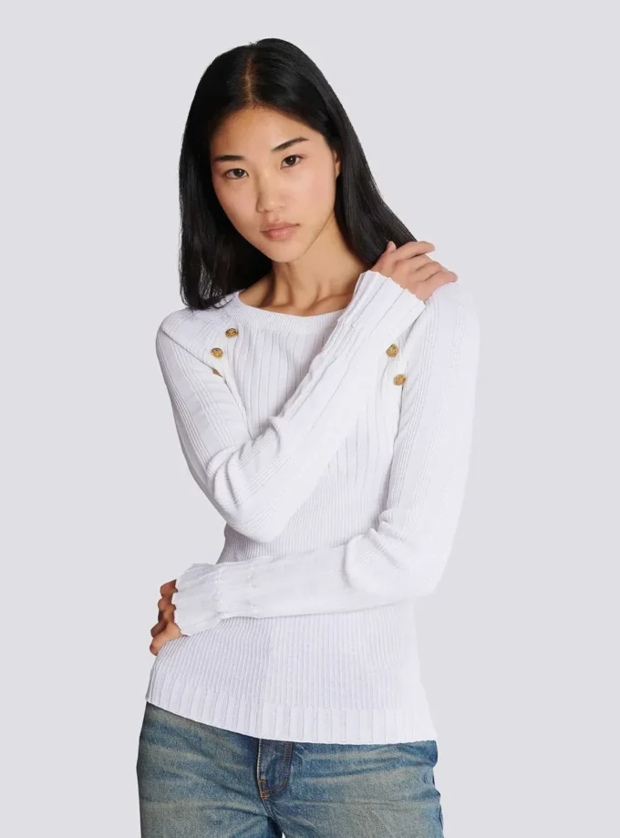 Knit top with buttons Knit top with buttons