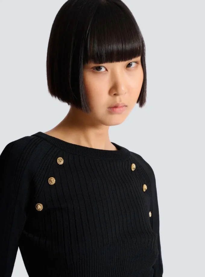 Knit top with buttons Knit top with buttons