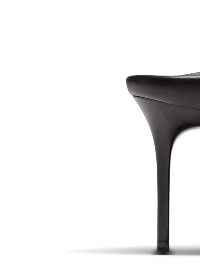 Lambskin leather mules with front piercing