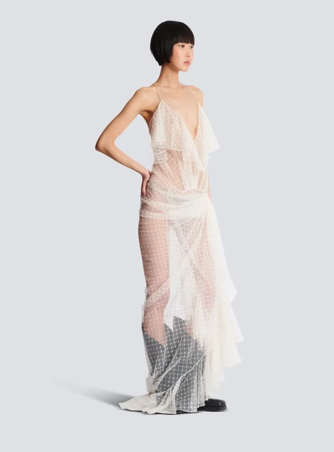 Long flowing dress with lace ruffles Long flowing dress with lace ruffles