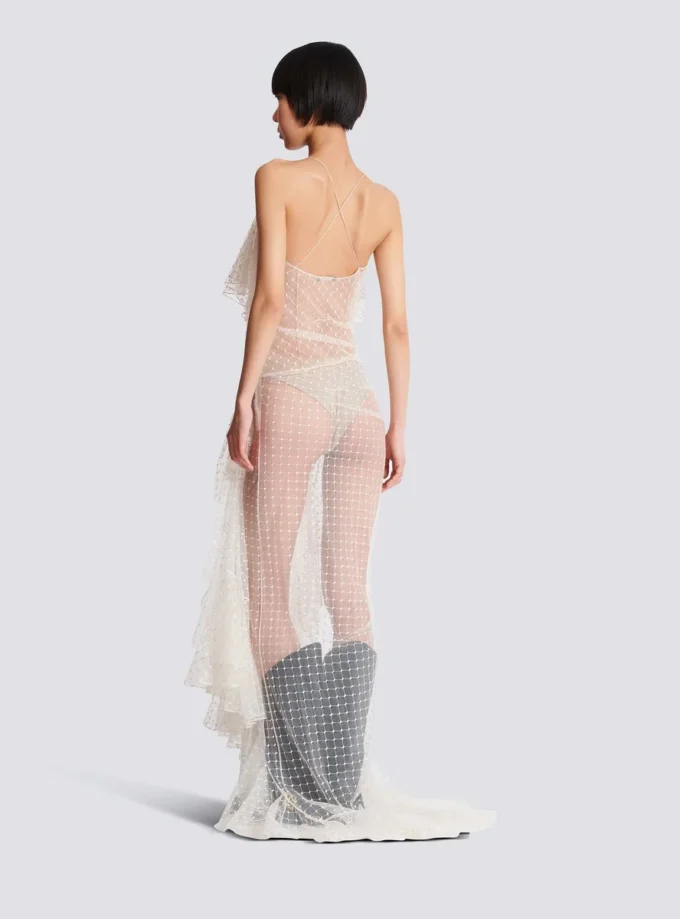 Long flowing dress with lace ruffles Long flowing dress with lace ruffles