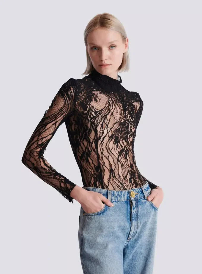 Long-sleeved lace body Long-sleeved lace body