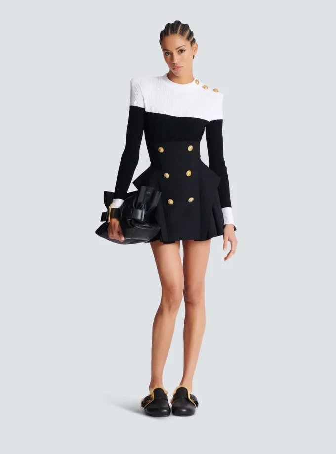 Long-sleeved two-tone knit top Long-sleeved two-tone knit top