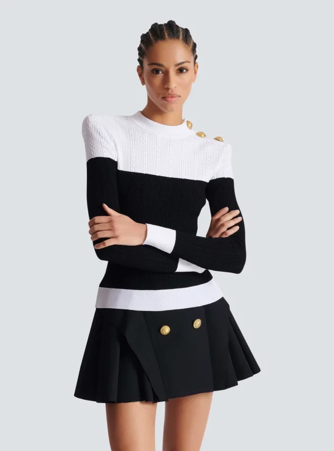 Long-sleeved two-tone knit top Long-sleeved two-tone knit top