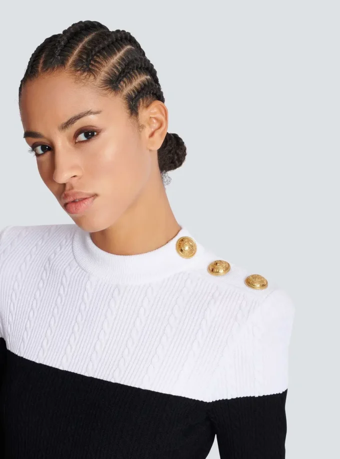 Long-sleeved two-tone knit top Long-sleeved two-tone knit top