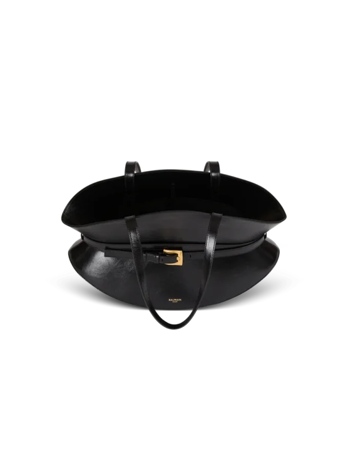 Medium Shuffle bag in calfskin leather Medium Shuffle bag in calfskin leather