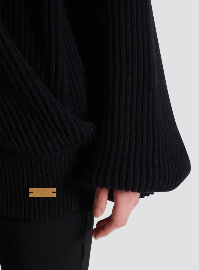 Oversized knit hoodie