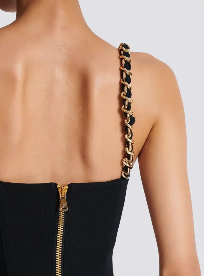 Plain top with chain straps Plain top with chain straps
