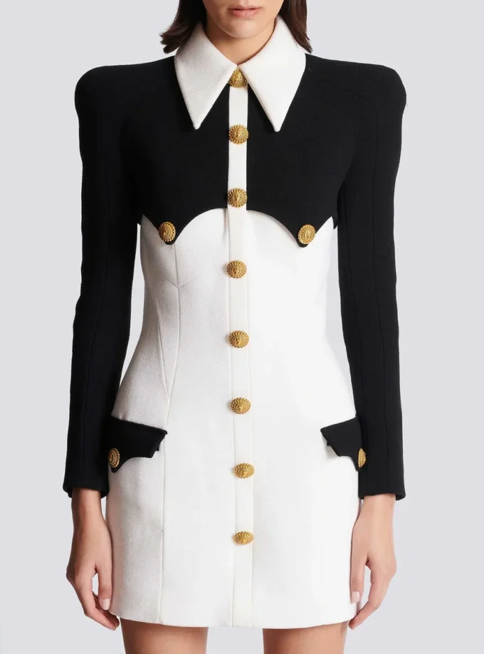 Short buttoned crepe dress Short buttoned crepe dress