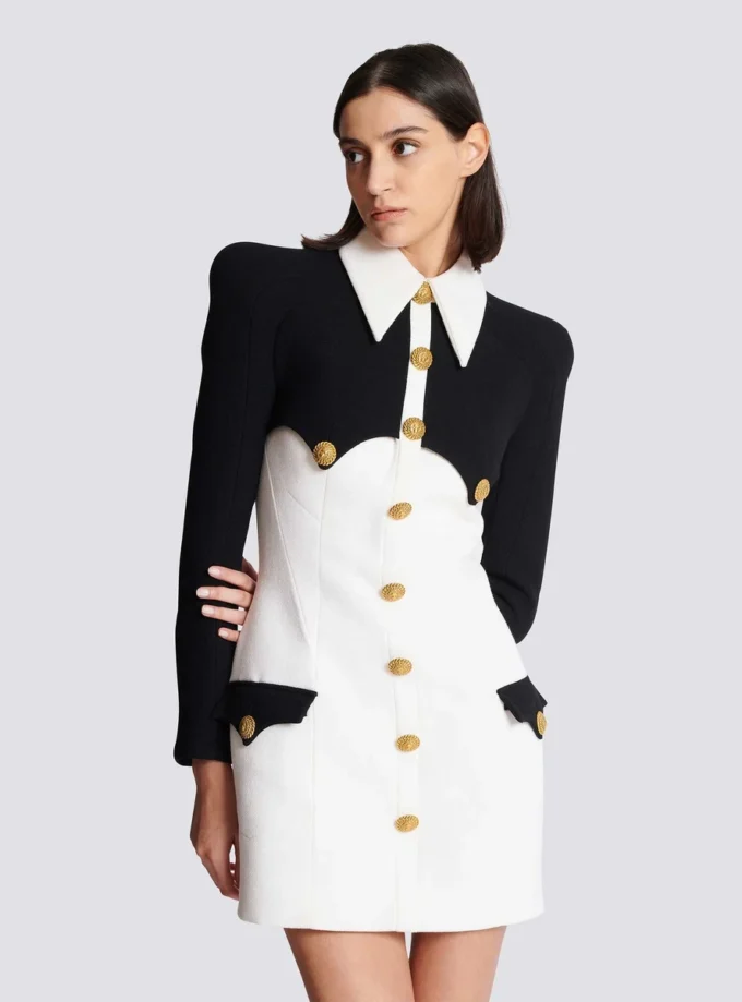 Short buttoned crepe dress Short buttoned crepe dress