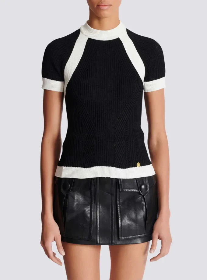 Short-sleeved knit top Short-sleeved knit top