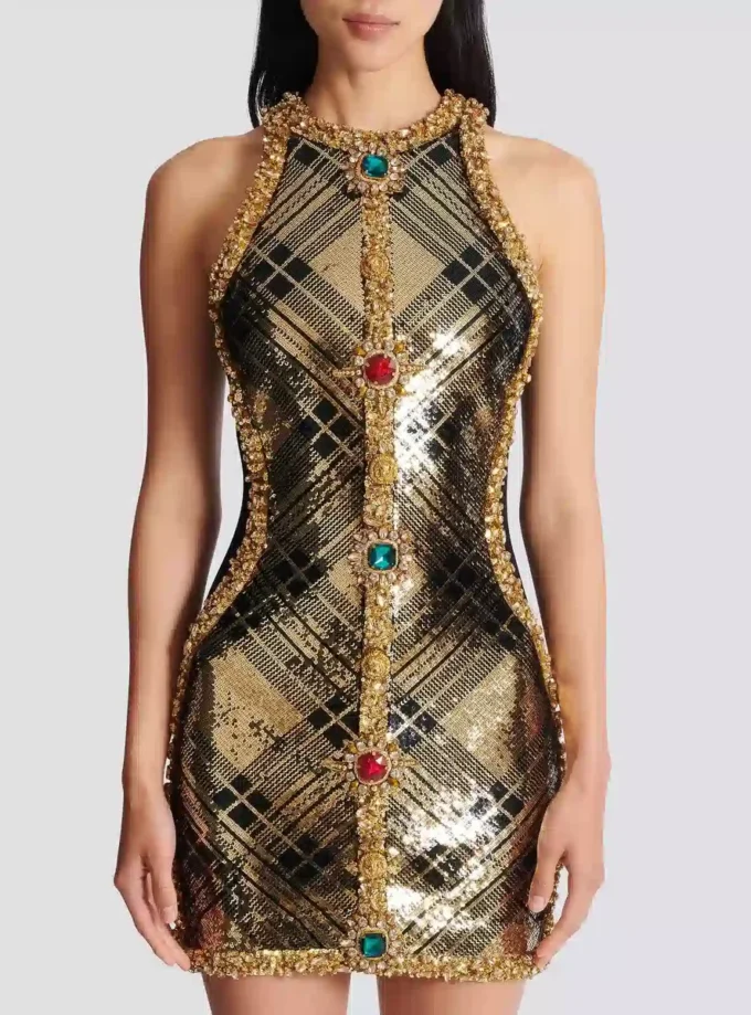 Short sleeveless dress with plaid embroidery