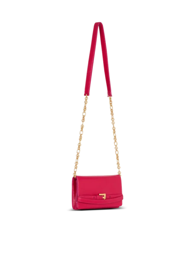 Shuffle calfskin wallet with chain Shuffle calfskin wallet with chain