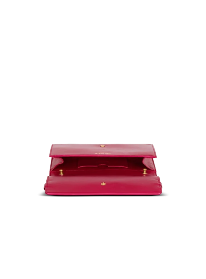 Shuffle calfskin wallet with chain Shuffle calfskin wallet with chain