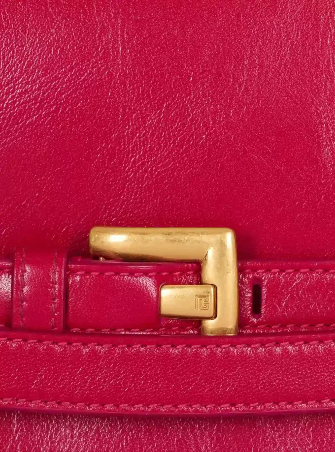 Shuffle calfskin wallet with chain Shuffle calfskin wallet with chain