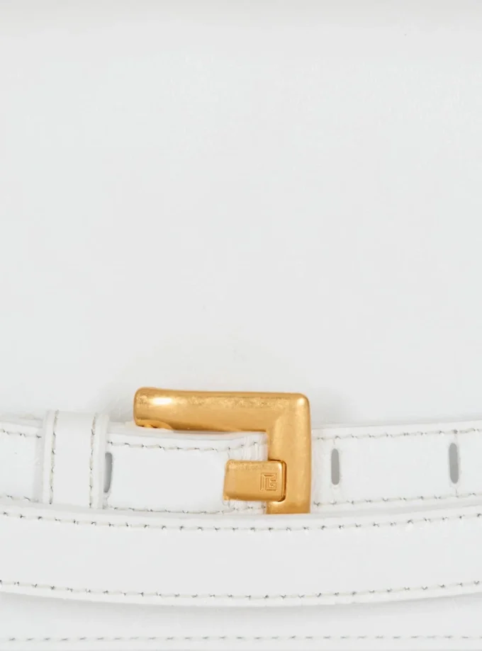 Shuffle calfskin wallet with chain Shuffle calfskin wallet with chain