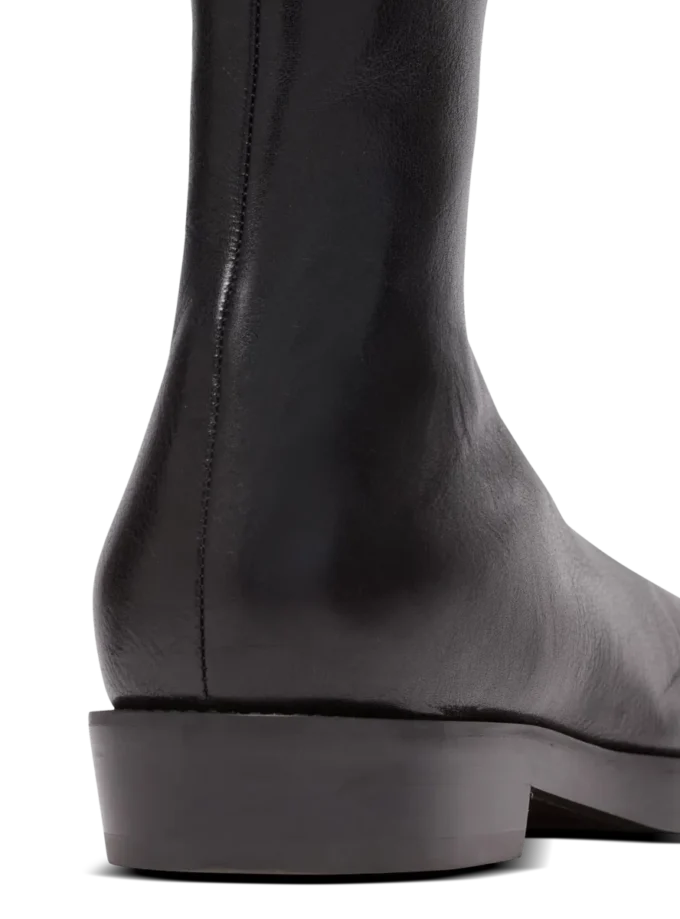 Square-toe boots in textured leather