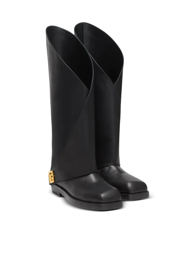 Twist flat leather boots