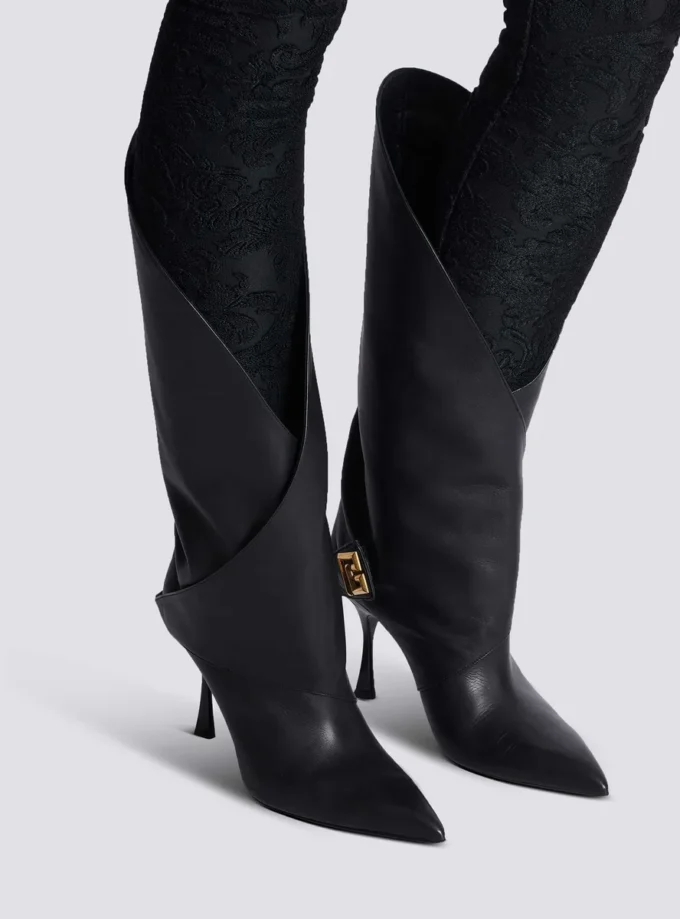 Twist heeled leather boots Twist heeled leather boots