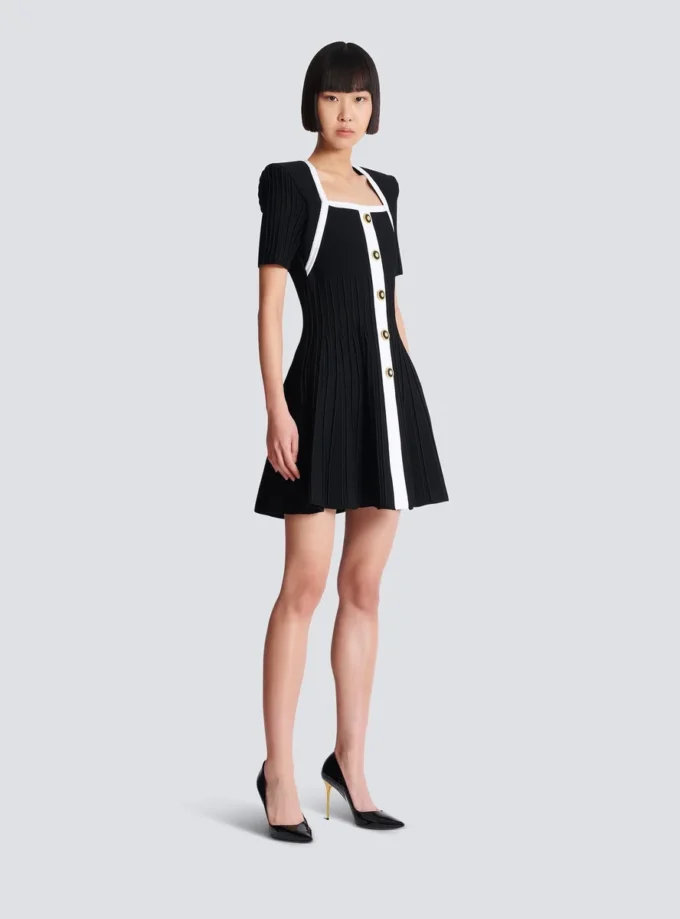 Two-tone A-line knit dress Two-tone A-line knit dress