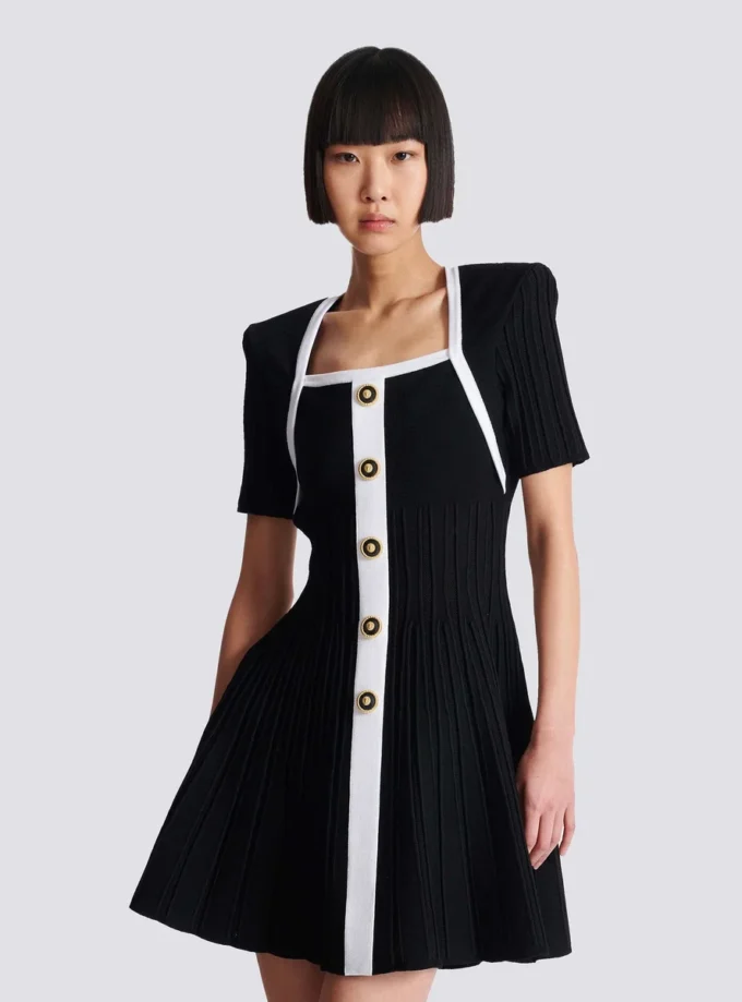 Two-tone A-line knit dress Two-tone A-line knit dress